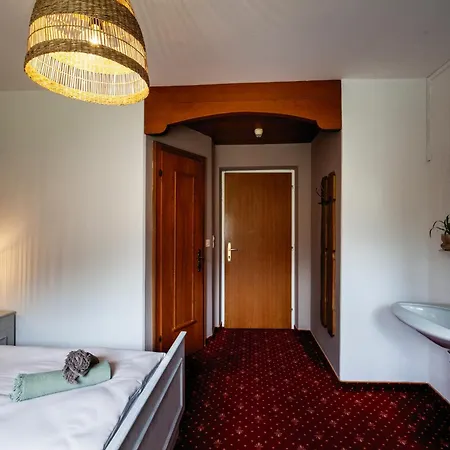 Pinetree Bed & Breakfast 3*