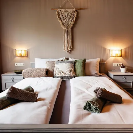 Bed & Breakfast Pinetree *