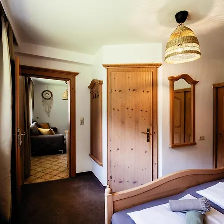 Pinetree Bed & Breakfast 3*