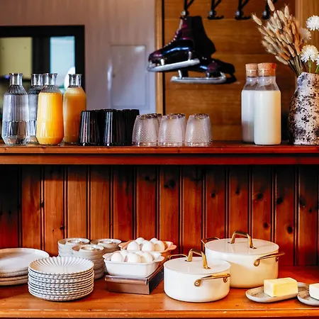 Pinetree Bed and Breakfast *