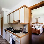 Pinetree Bed & Breakfast 3*